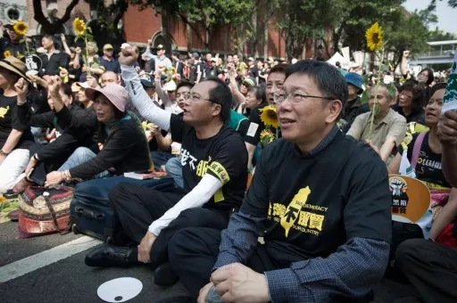 柯文哲為支持太陽花向蔡正元道歉？　柯辦否認：只是交換意見