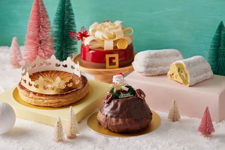 台北喜來登推出全新「甜蜜聖誕禮」開心果櫻桃蛋糕，與歐洲傳統糕點包含來自德國的史多倫、咕咕霍夫，經典法國國王派等。業者提供