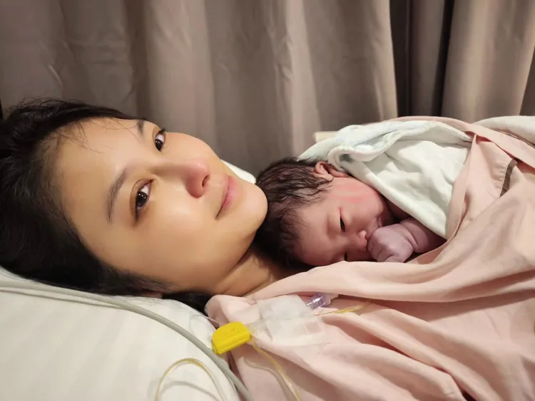 卓君澤上月辛苦產下兒子。取自威廉臉書