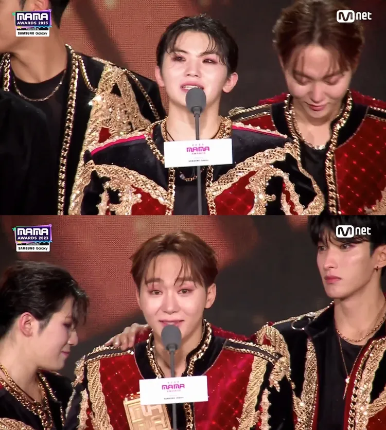 擔任製作人的WOOZI（上圖）感動落淚，勝寬感謝已故好友文彬時也哽咽泛淚。翻攝Mnet