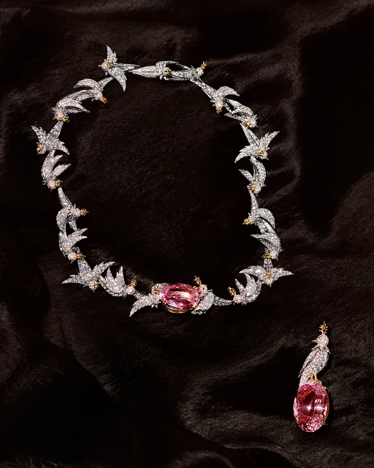 石上鳥高級珠寶系列。品牌提供