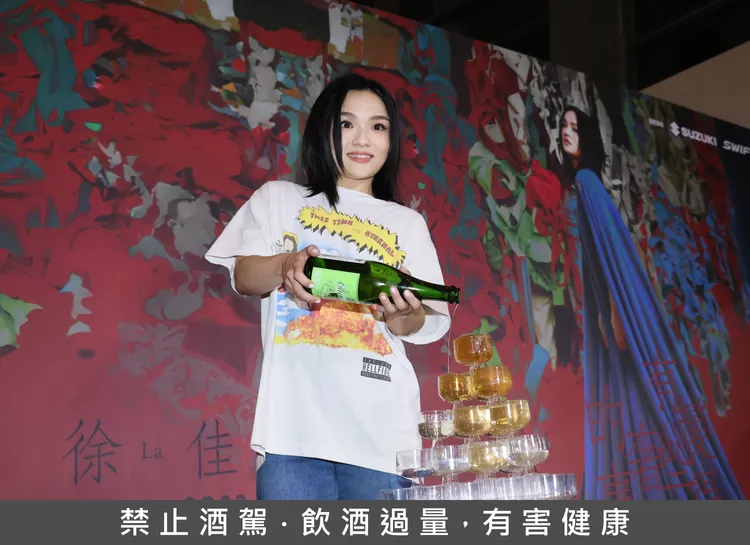 徐佳瑩趁小孩年紀小搶賺奶粉錢。攝影中心攝