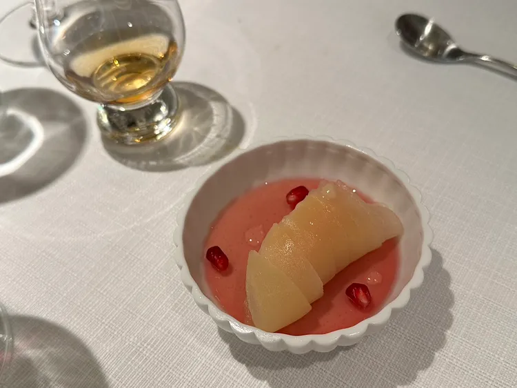 紅玉蘋果、紅心芭樂、紅石榴。陳怡文攝