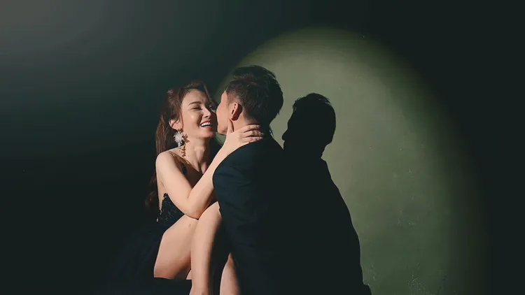 陳子玄今再曬出性感婚紗照。翻攝陳子玄臉書