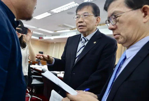 遊覽車太平山側翻1死38傷 王國材:今早調查駕駛說的煞車失靈