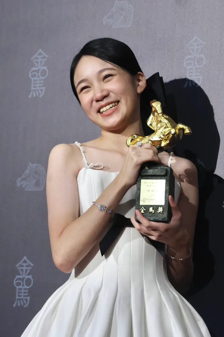 林品彤在後台露出孩子般笑容。林林攝