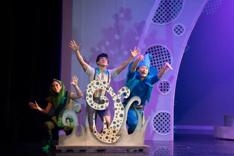 JR台北場表演，女兒也會到場觀看。萬花筒劇團 & 天晴音樂提供