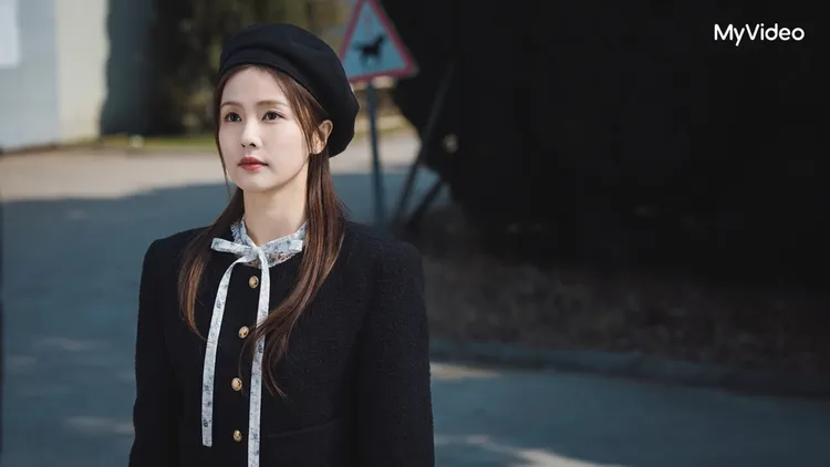 白鹿扮財經記者。MyVideo提供