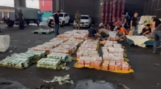 市價20億安毒藏垃圾堆走私來台 陸、海運輸都攔截!警逮幕後金主8人