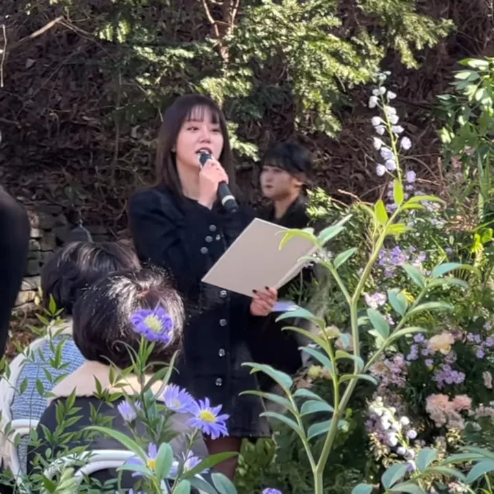 惠利代表Girl's Day朗讀賀詞祝福，感動到紅了眼。翻攝李瀧IG