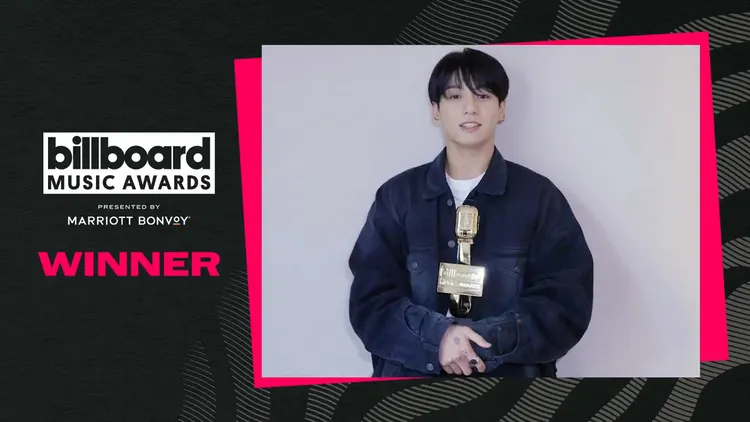 柾國拿下年度全球K-Pop歌曲，睽違10年再有韓國solo歌手獲獎。翻攝告示牌音樂獎X（推特）