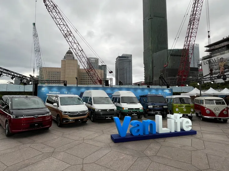 歷代T系列經典車款一字排開，堪稱是品牌75年造車工藝的心血縮影。林浩昇攝