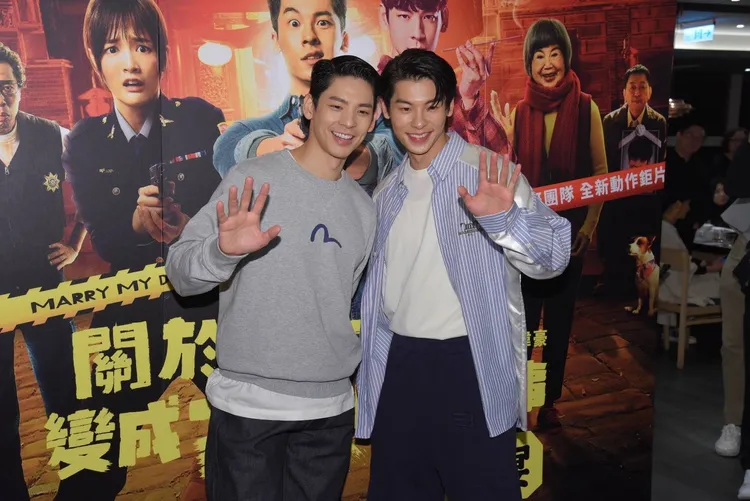 林柏宏（左）和許光漢落馬。攝影中心攝