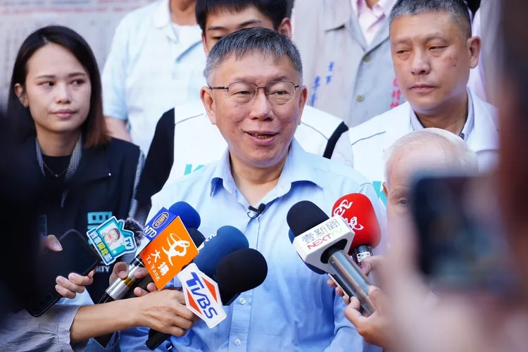 柯文哲今早受訪。民眾黨提供