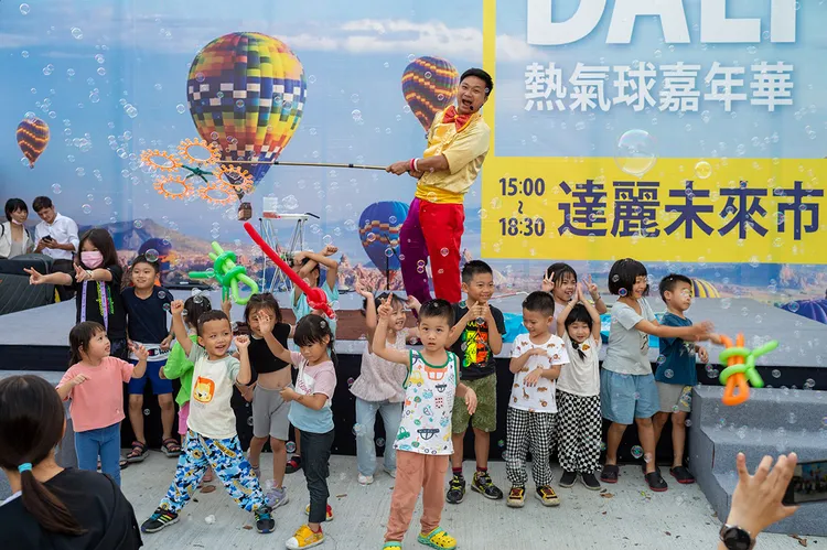 現場安排親子活動，大人小孩都開心。