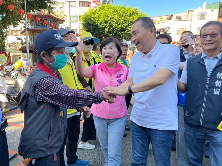 侯友宜受到民眾熱烈歡迎。鮮明攝