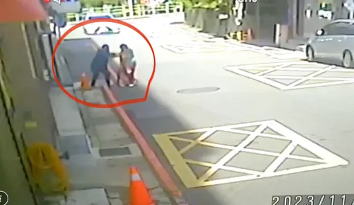 淡水老婦戴金項鍊成「移動ATM」　惡男扯下變賣爽花！半天即狼狽落網