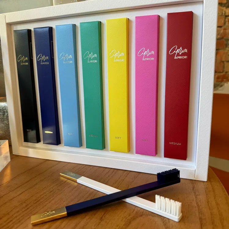 APRIORI牙刷禮盒（SLIＭ牙刷任選7入），2660元。張家玲攝