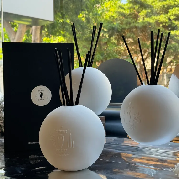 L’OBJET精瓷室內擴香系列，各235ml／7300元。張家玲攝