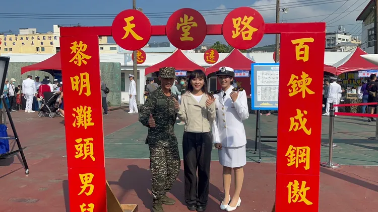 黃捷說，台灣需要願意用實際行動捍衛國防自主的立法委員。黃捷服務處提供