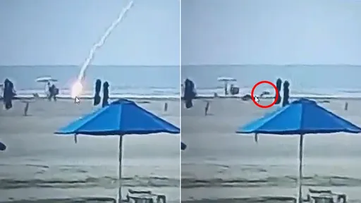 驚悚影片|女遊客駐足沙灘看海 驚天落雷「把她當場劈死」