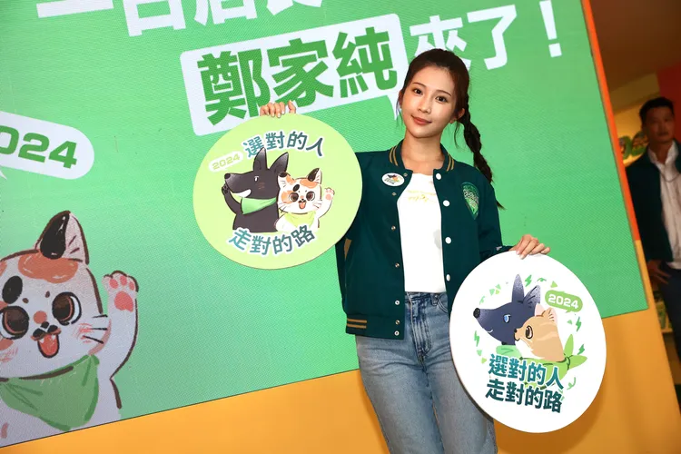 鄭家純任賴桑小舖一日店長。彭欣偉攝