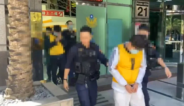 警方將7人依妨害秩序送辦。翻攝畫面