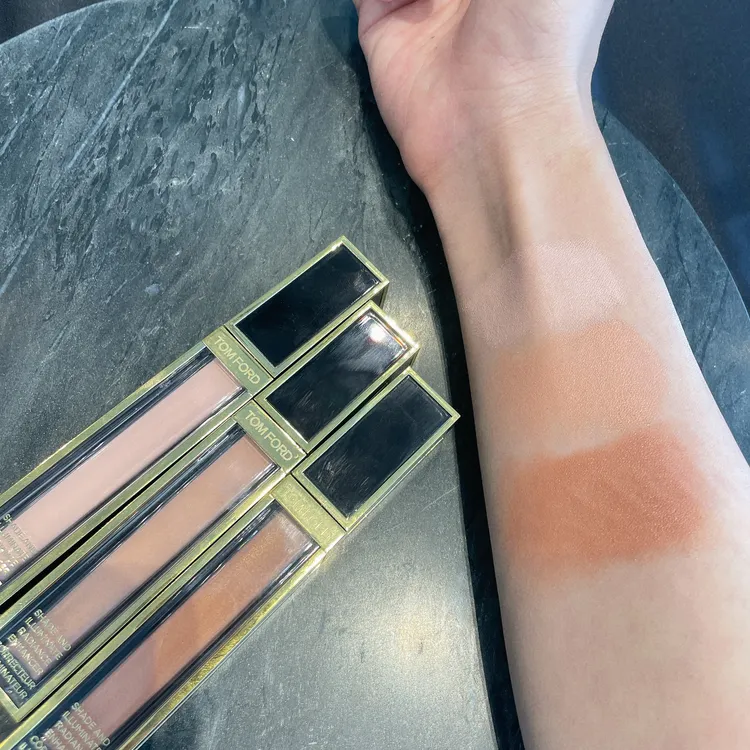 最上鏡奢華亮彩校色膏試色。張家玲攝