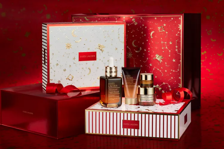 永恆星願特潤修護組，包含50ml特潤超導全方位修護露、15ml年輕無敵膠原霜、5ml特潤全能修護亮眼霜、30ml特潤超導醒膚潔顏蜜，4350元。品牌提供