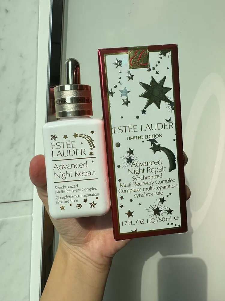 永恆星願小棕瓶，50ml／4350元。張家玲攝