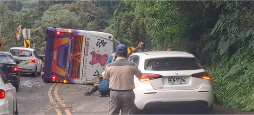 太平山遊覽車翻覆!桃園40名環保志工出遊爆意外 釀1死38人輕重傷