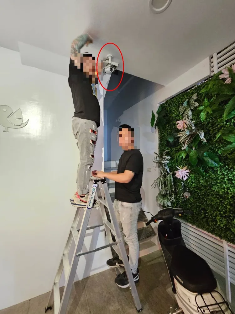 警方查扣監視器。警方提供