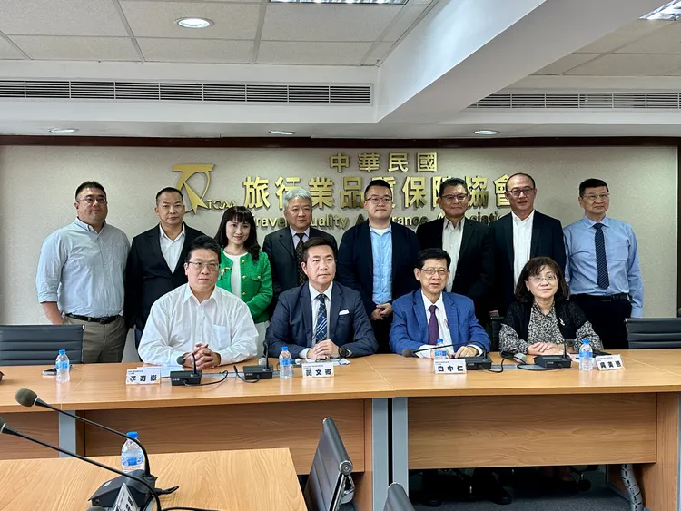 旅行業品質保障協會舉行記者會，說明明年第一季團費資訊。王良博攝