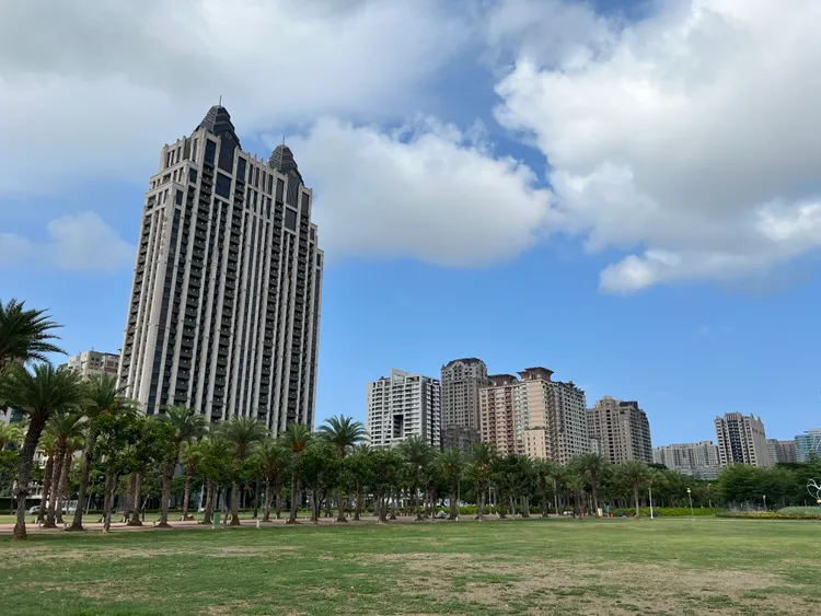 農16目前豪宅成交單價最高已突破6字頭行情。葉家銘攝