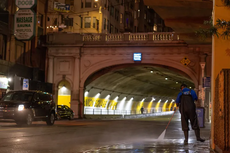 舊金山為APEC努力清掃街道、美化市容。路透社