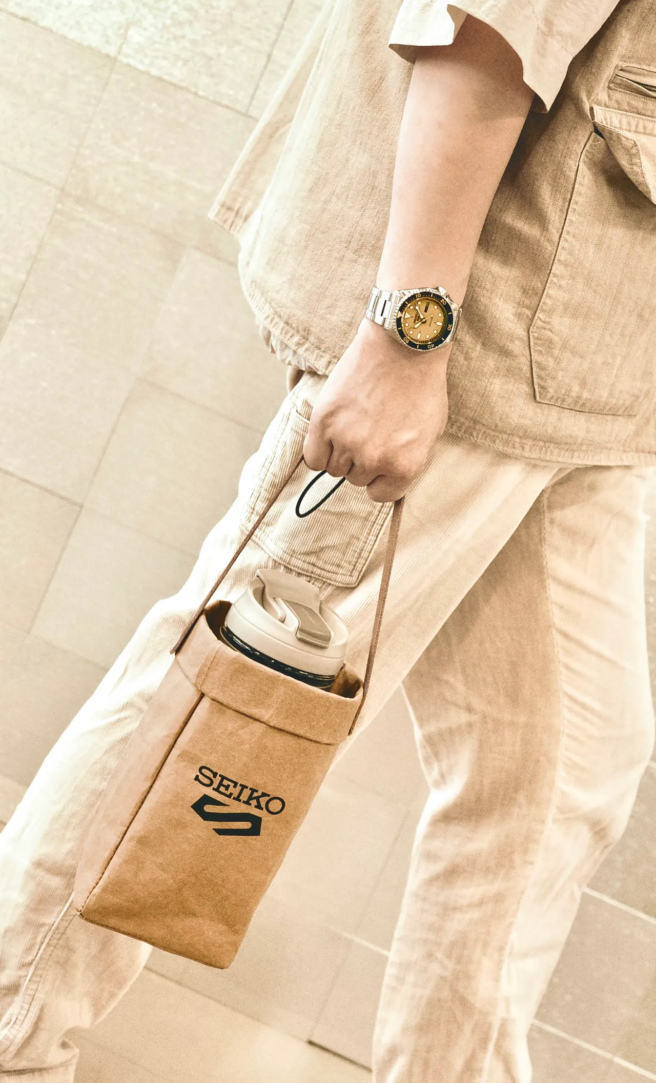 购买「珍珠奶茶」台湾限定款即赠送Seiko 5 Sports多用途提袋。品牌提供