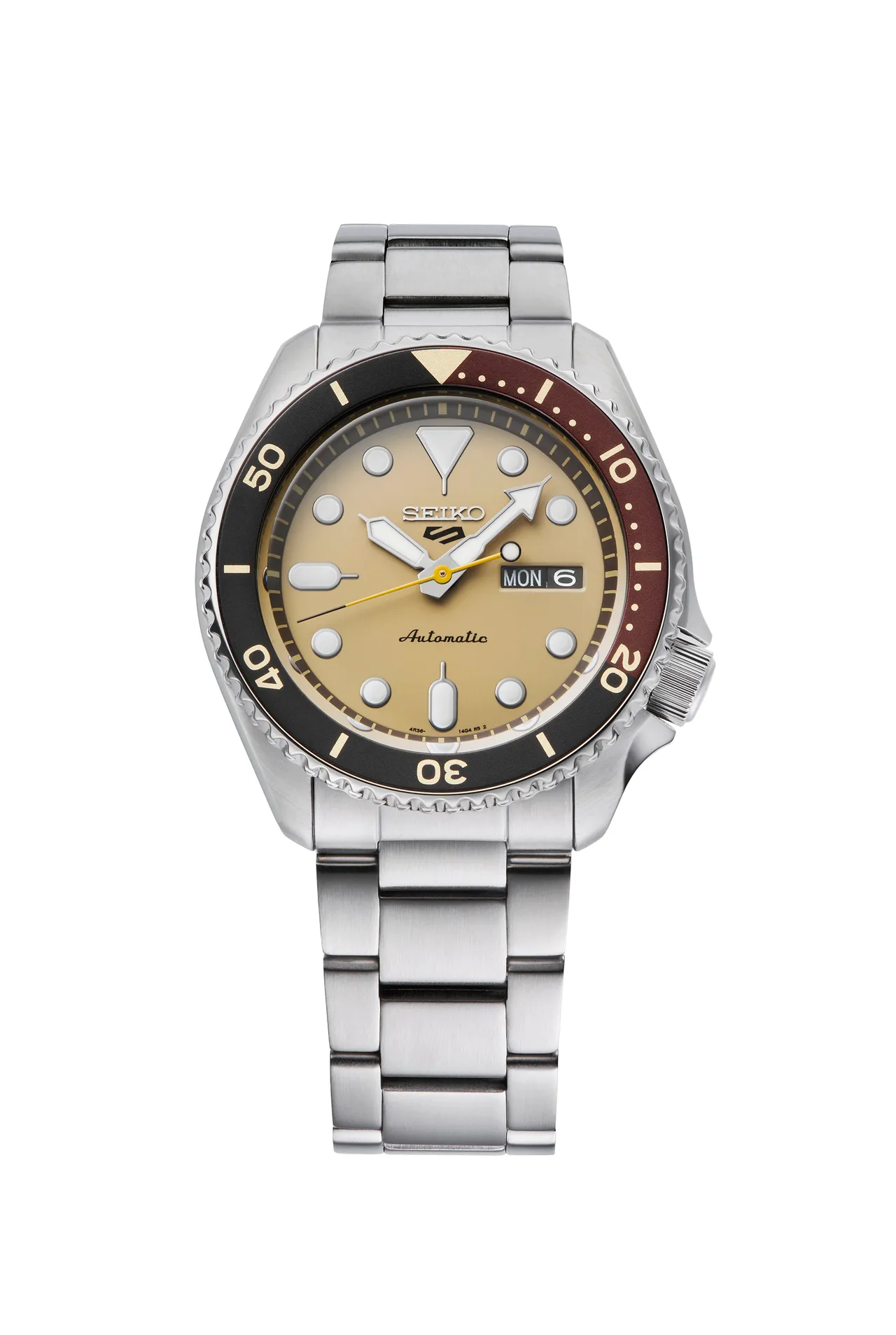 Seiko 5 Sports SRPK45K1，42.5mm，不锈钢表壳、表带，旋入式透视背盖，强化玻璃镜面，自动上链（手上链），动力储存41小时，宝石数24石，防水10气压，1万500元。品牌提供