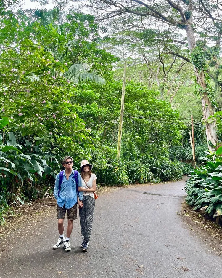 老夫老妻黏TT。翻攝koki IG