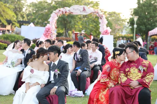 台南聯合婚禮浪漫登場!50對新人迎接幸福 加碼領走一堆結婚賀禮