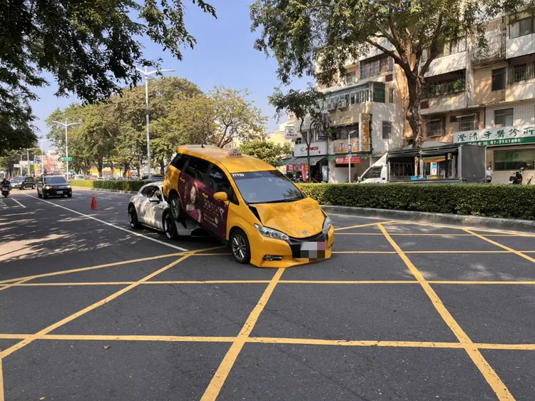 三車均無酒駕，全案無人受傷。讀者提供