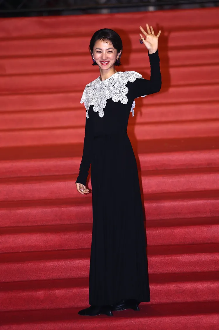 滿島光。攝影中心攝