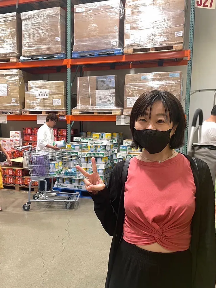 女子巧遇「行走的百科全書」謝哲青超嗨。翻攝自「Costco好市多 商品經驗老實說」