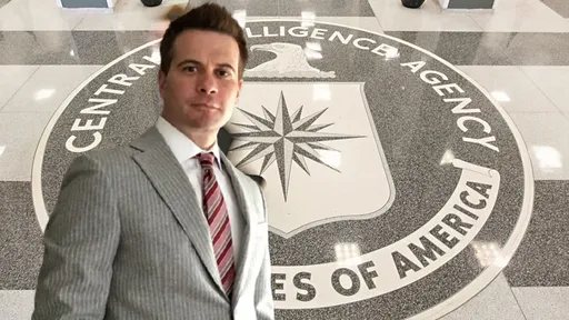 「比電影明星還俊」真實CIA帥哥探員是禽獸　全球「狩獵」美女性侵28人