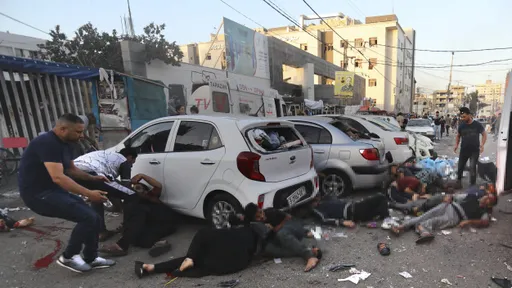 慎入!屍體橫陳 哈瑪斯:以色列空襲加薩最大醫院附近致多人死