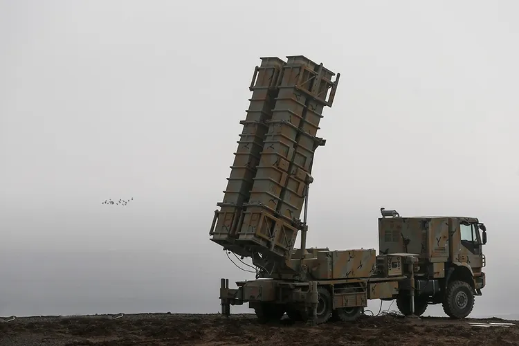 伊朗研製的新型導彈防禦系統「六月-15」( Khordad-15 )。翻攝wiki/Khordad-15