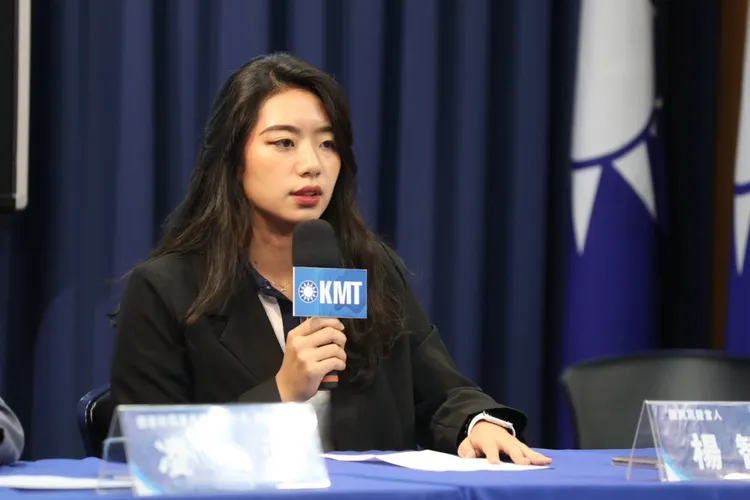 楊智伃表示，若柯接受國民黨版全民調，就繼續政黨協商。楊智伃提供