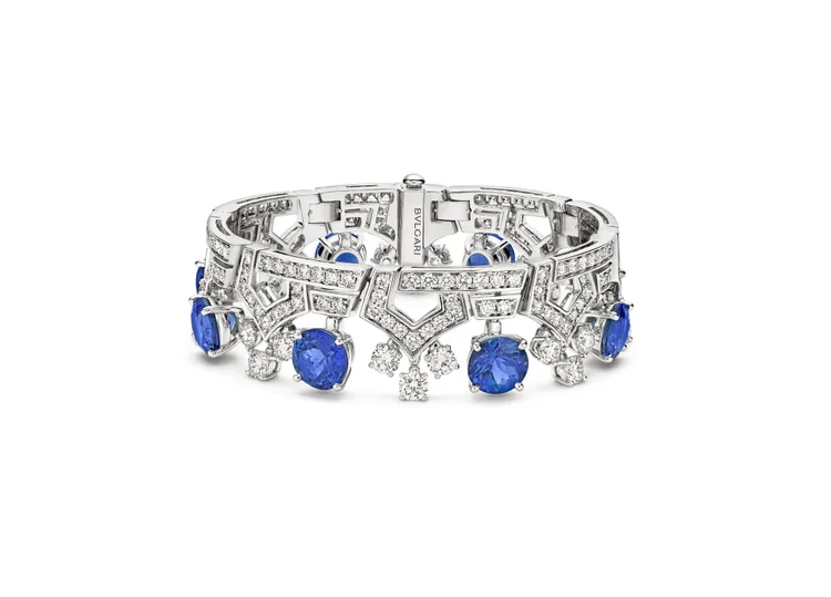 劉亦菲佩戴的頂級坦桑石與鑽石手環。品牌提供