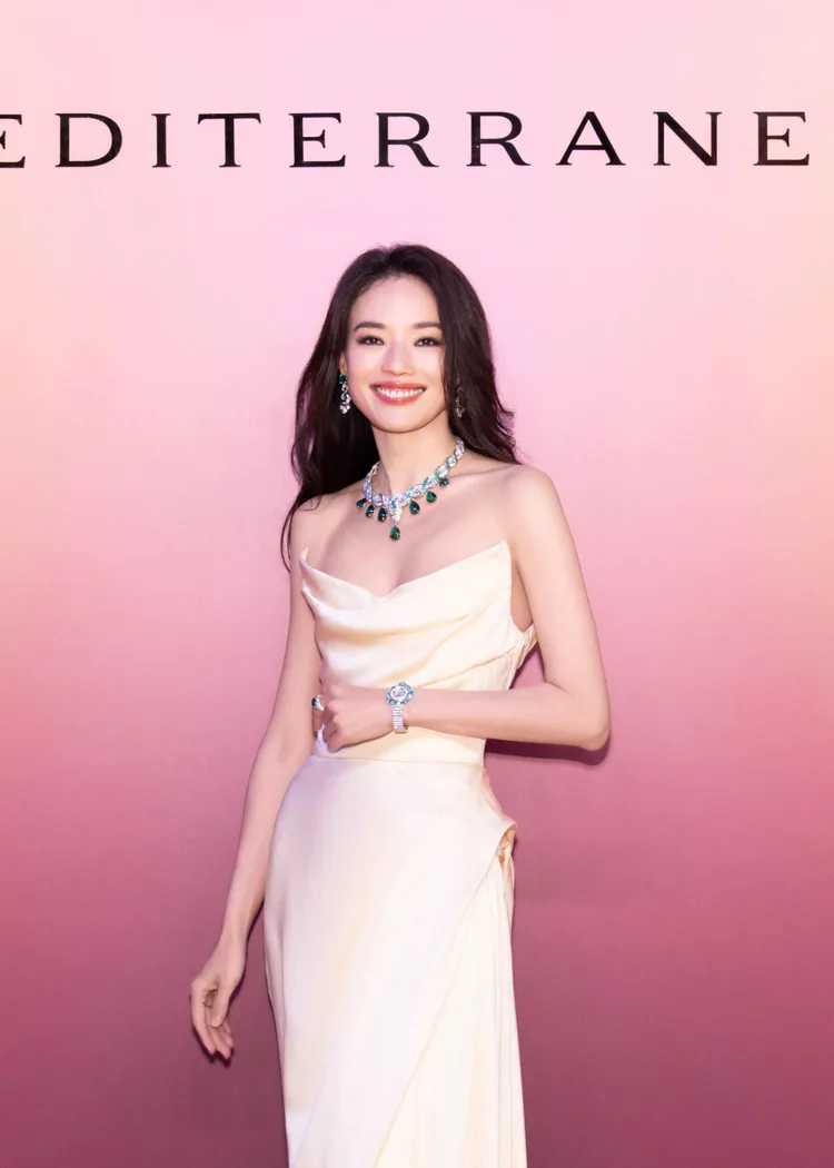 舒淇穿上Schiaparelli禮服。品牌提供