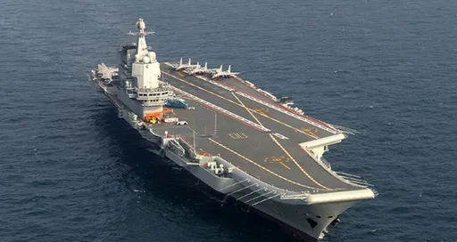 共軍航母「山東艦」沿台海中線航行 國防部監控中