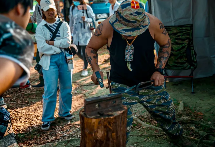 達人講座分享一日獵人技能與新手露營講座。觀光局提供